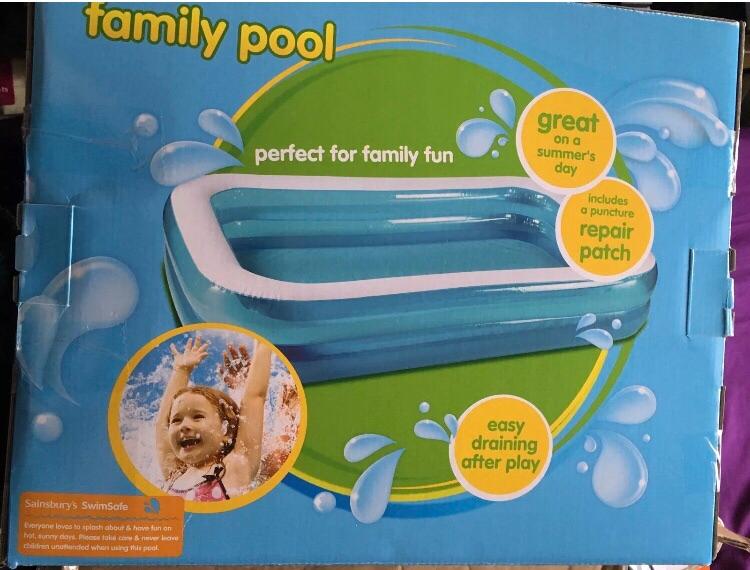 Splash and Play Family Paddling Outdoor Pool in E1 Hamlets für 25,00