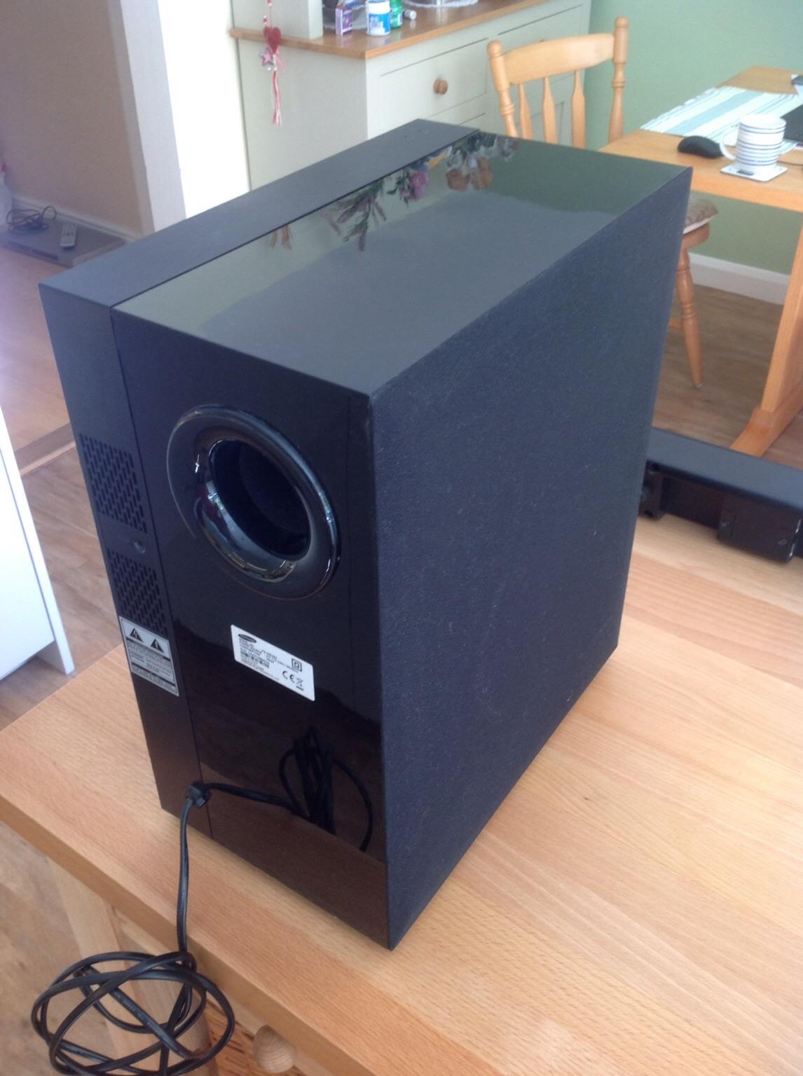 Samsung HW-E450 Soundbar/PS-WE450 Wireless SW in KT2 Thames for £30.00