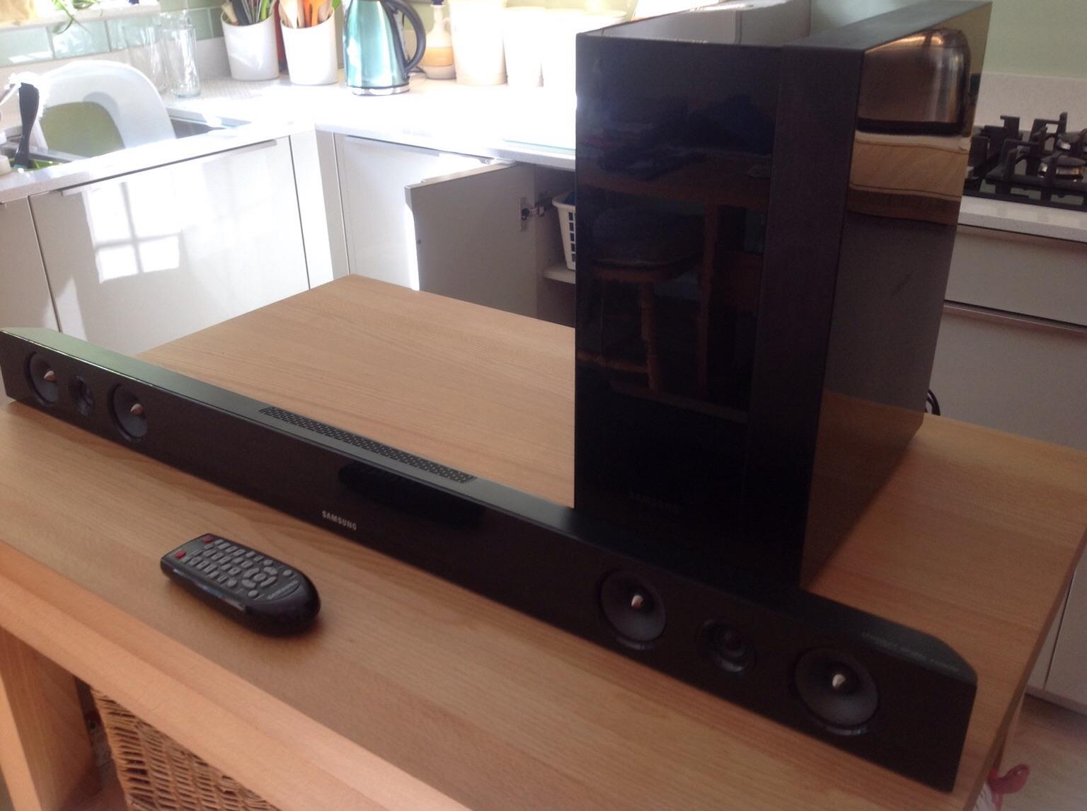 Samsung HW-E450 Soundbar/PS-WE450 Wireless SW in KT2 Thames for £30.00