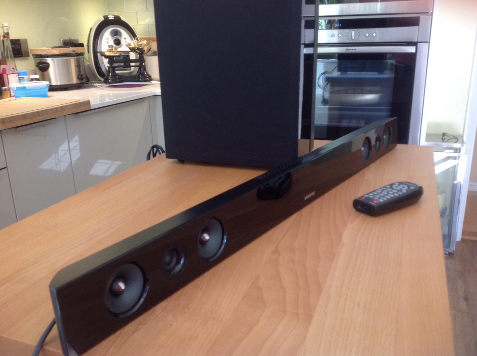 Samsung HW-E450 Soundbar/PS-WE450 Wireless SW in KT2 Thames for £30.00