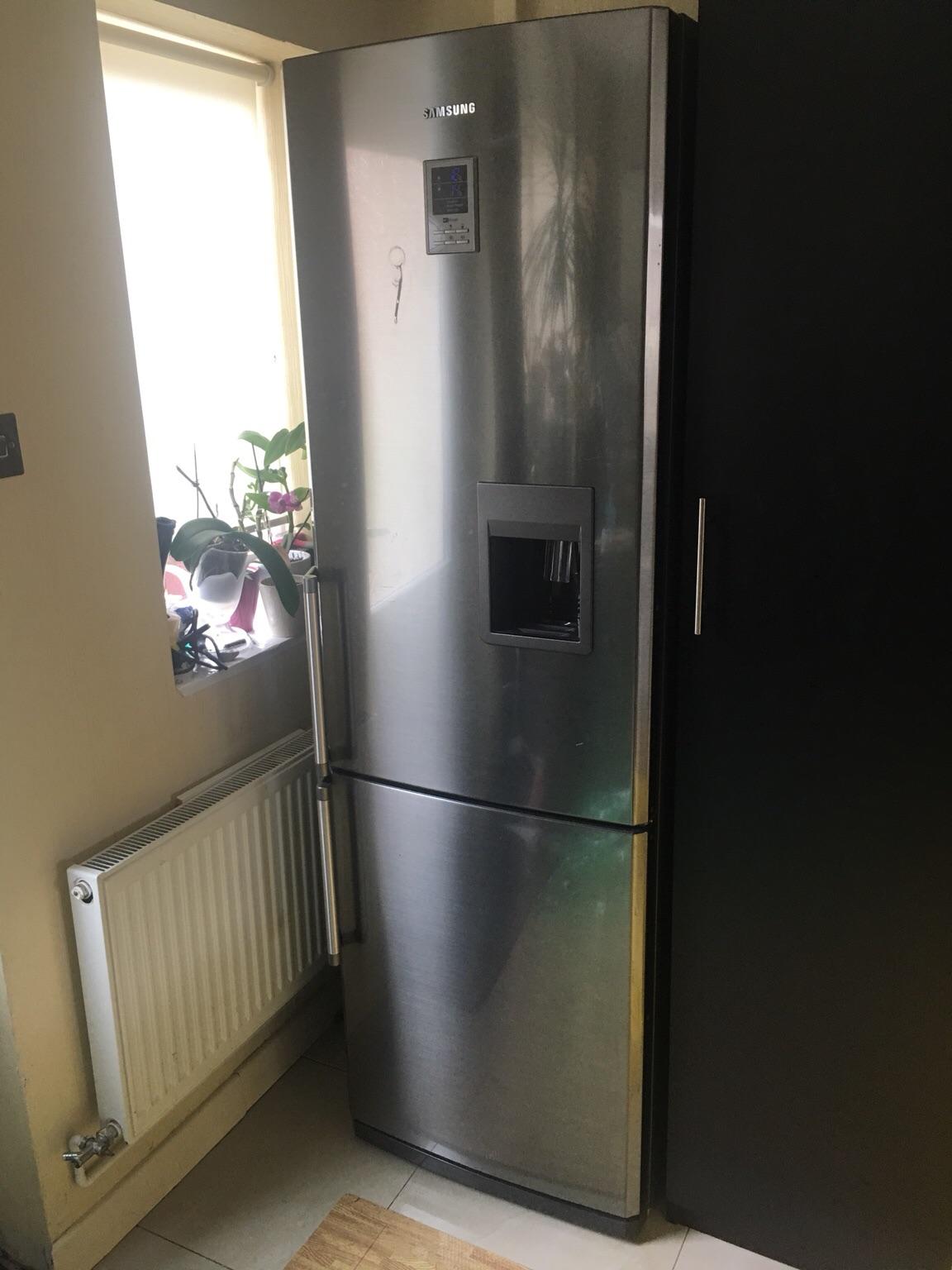 Samsung RL41WGIH Fridge Freezer Silver Steel in LS10 Leeds for £140.00