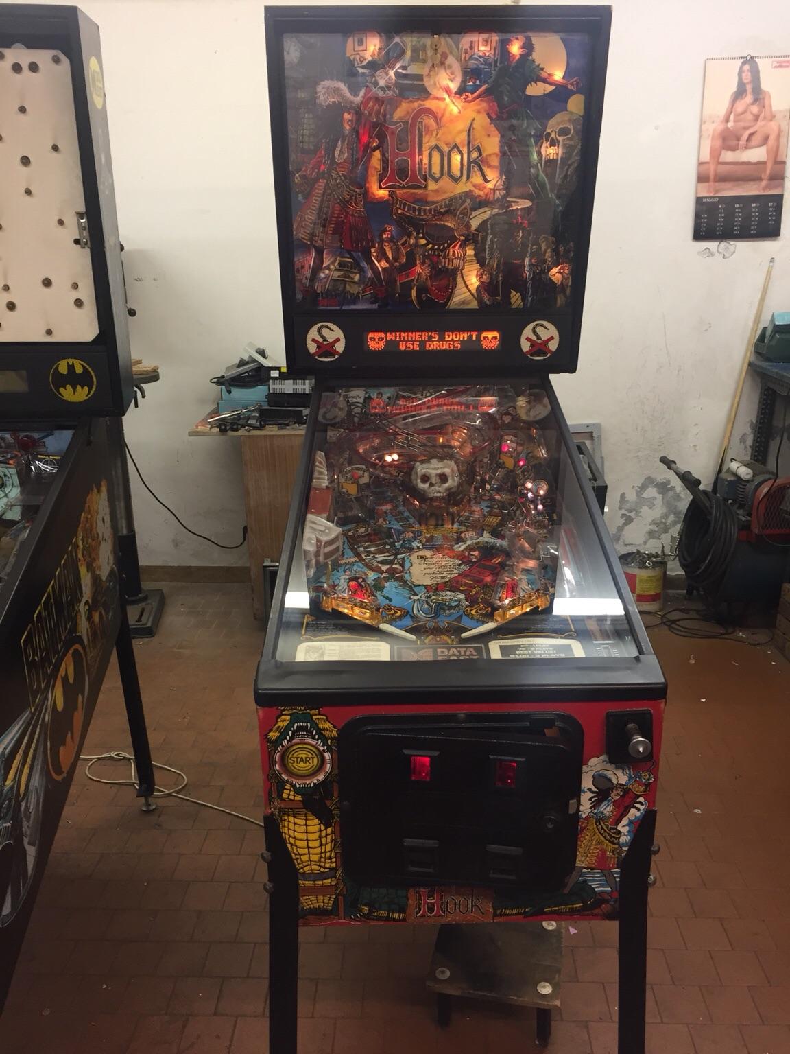 Flipper Hook data east in 40137 Bologna für € 1.600,00 zum Verkauf