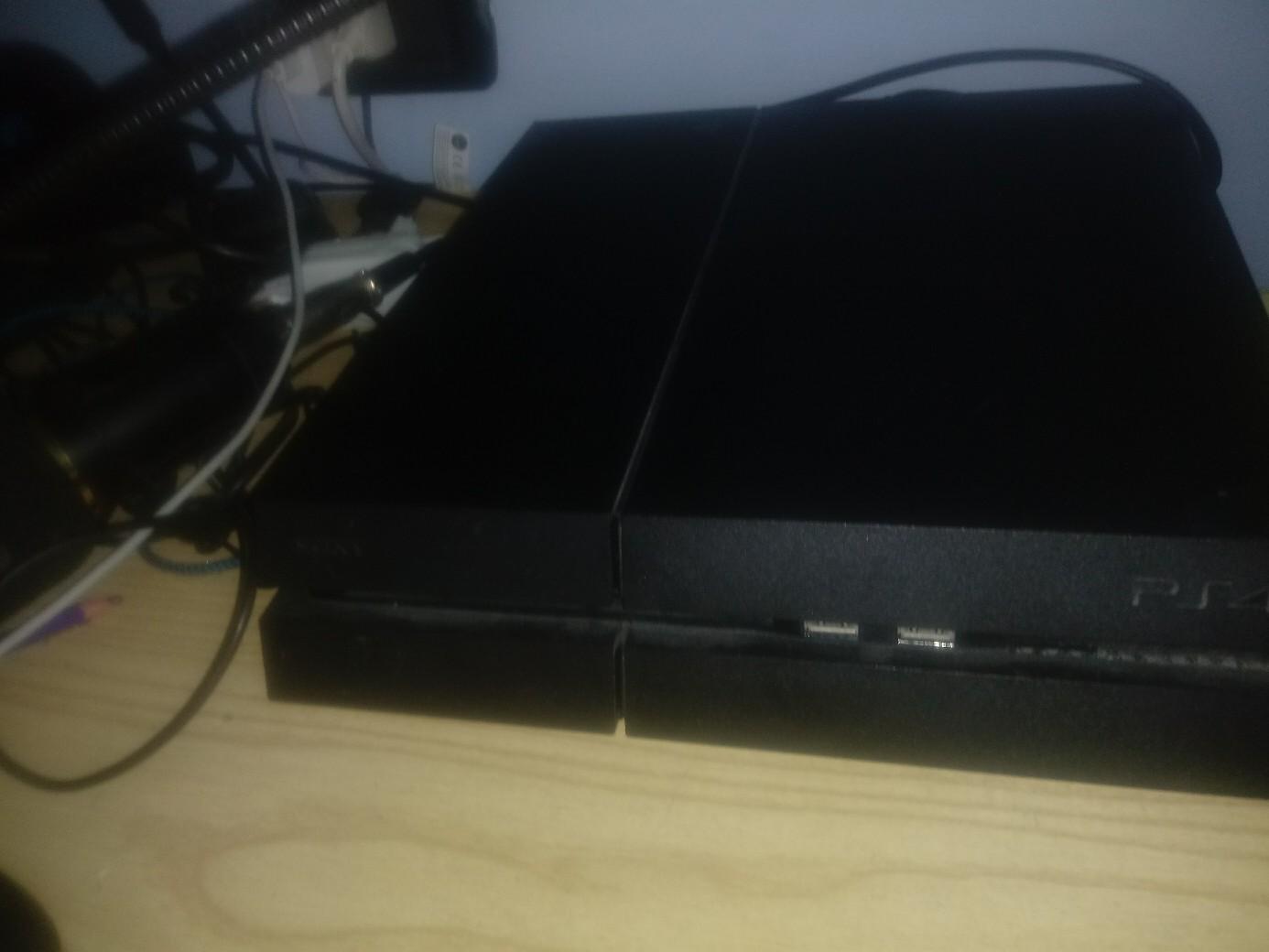 Playstation 4 usata 500 gb+1 controller in 20093 Cologno Monzese für €