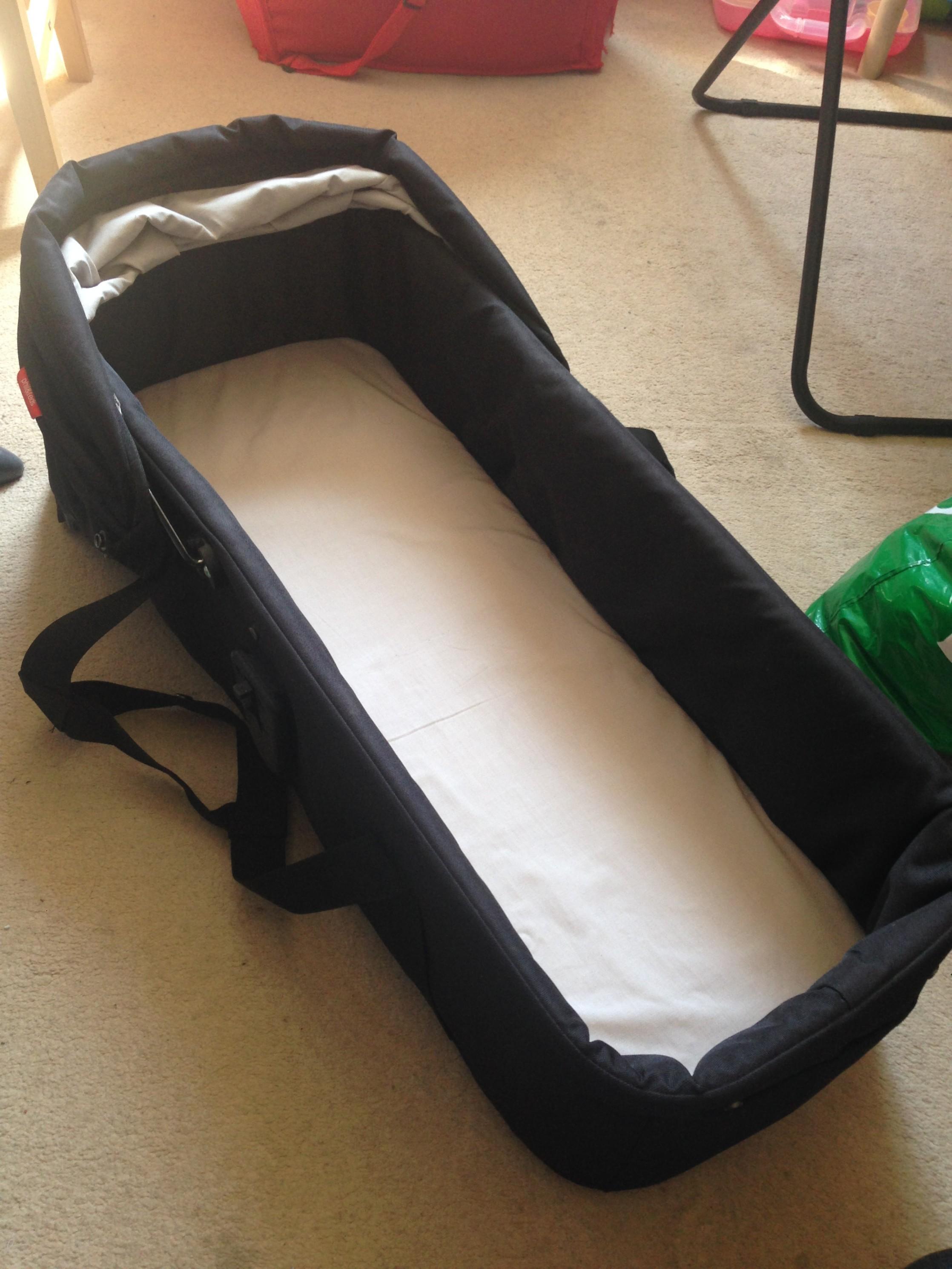 Phil and Teds snug carrycot with adapter in TW1 London for £35.00 for