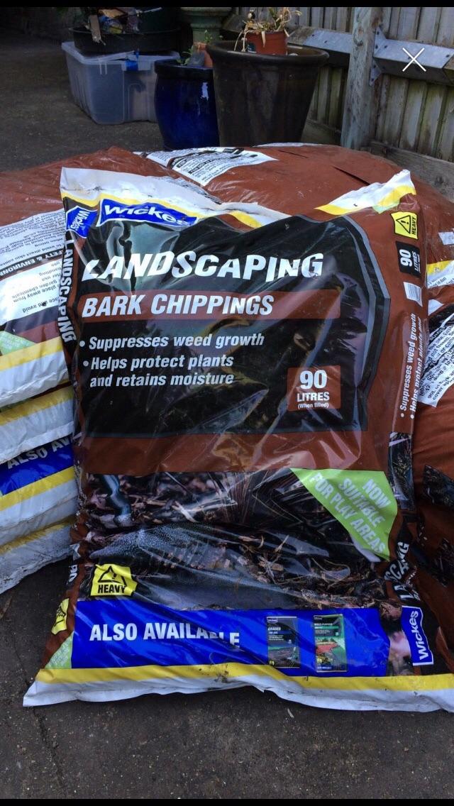 Wickes Bark Chippings in SG14 Hertfordshire for £25.00 for sale Shpock