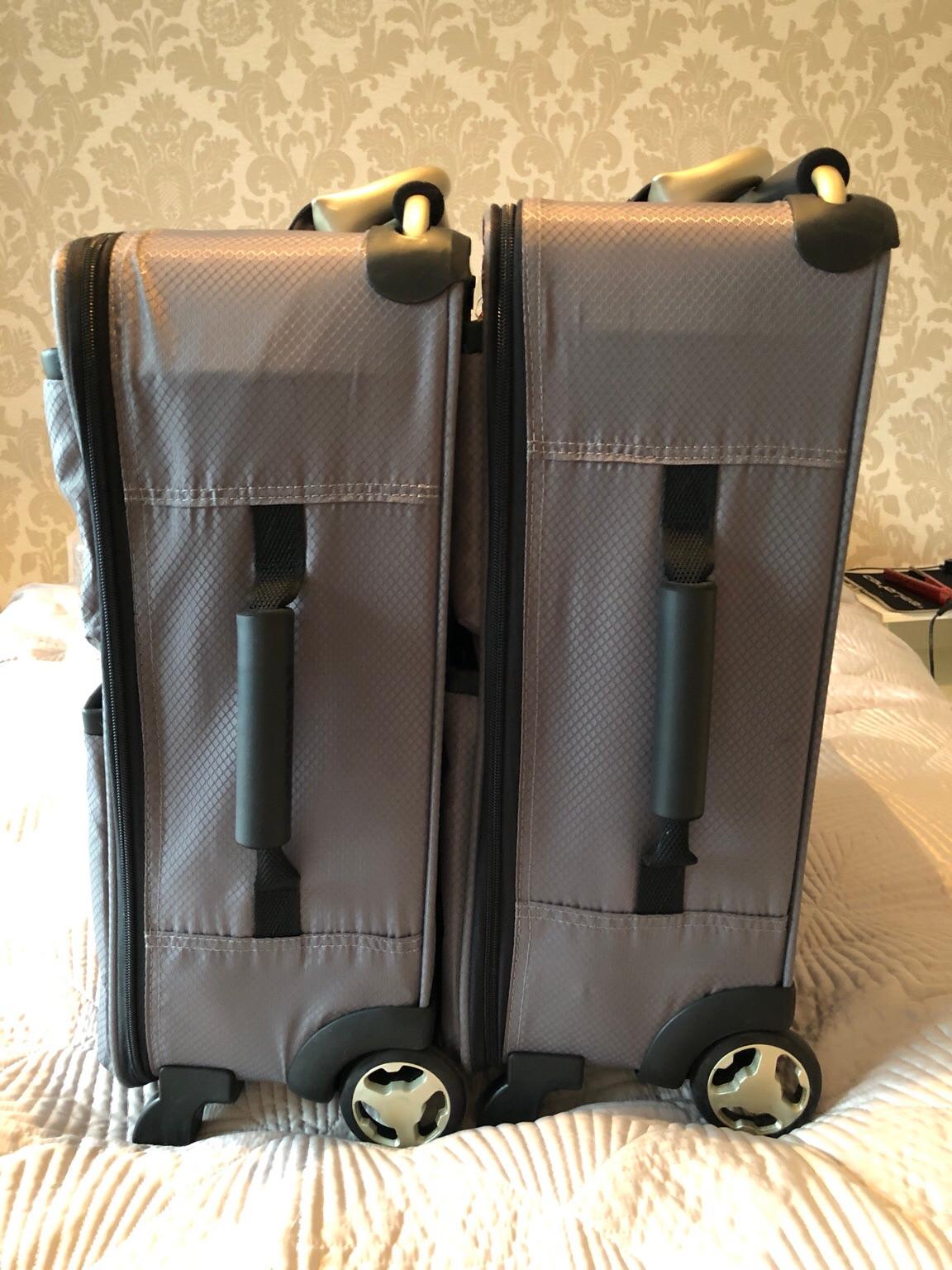 it luggage Worlds Lightest Cabin Suitcases in Wigan für 20,00 £ zum