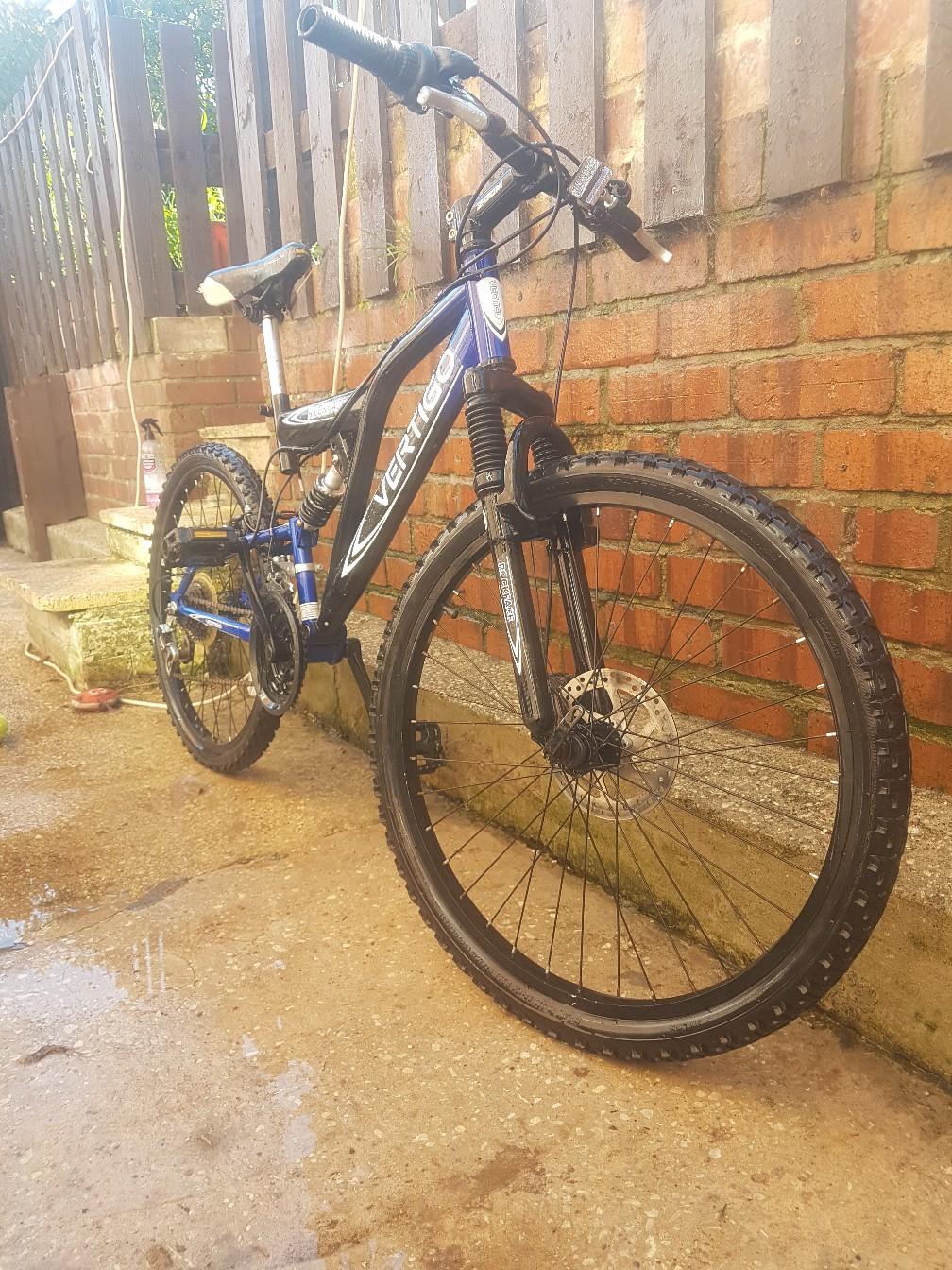 18 gear mountain bike full suspension in Rotherham für 40,00 £ zum Verkauf Shpock DE