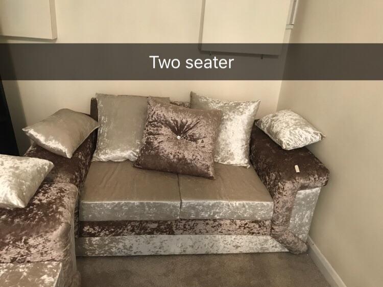 Dallas brown light beige crushed velvet sofas in für 400,00 £ zum