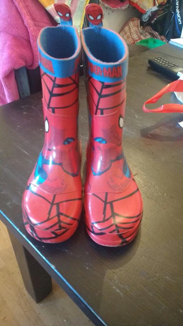 Spiderman wellies in Doncaster für 2,00 £ zum Verkauf Shpock DE