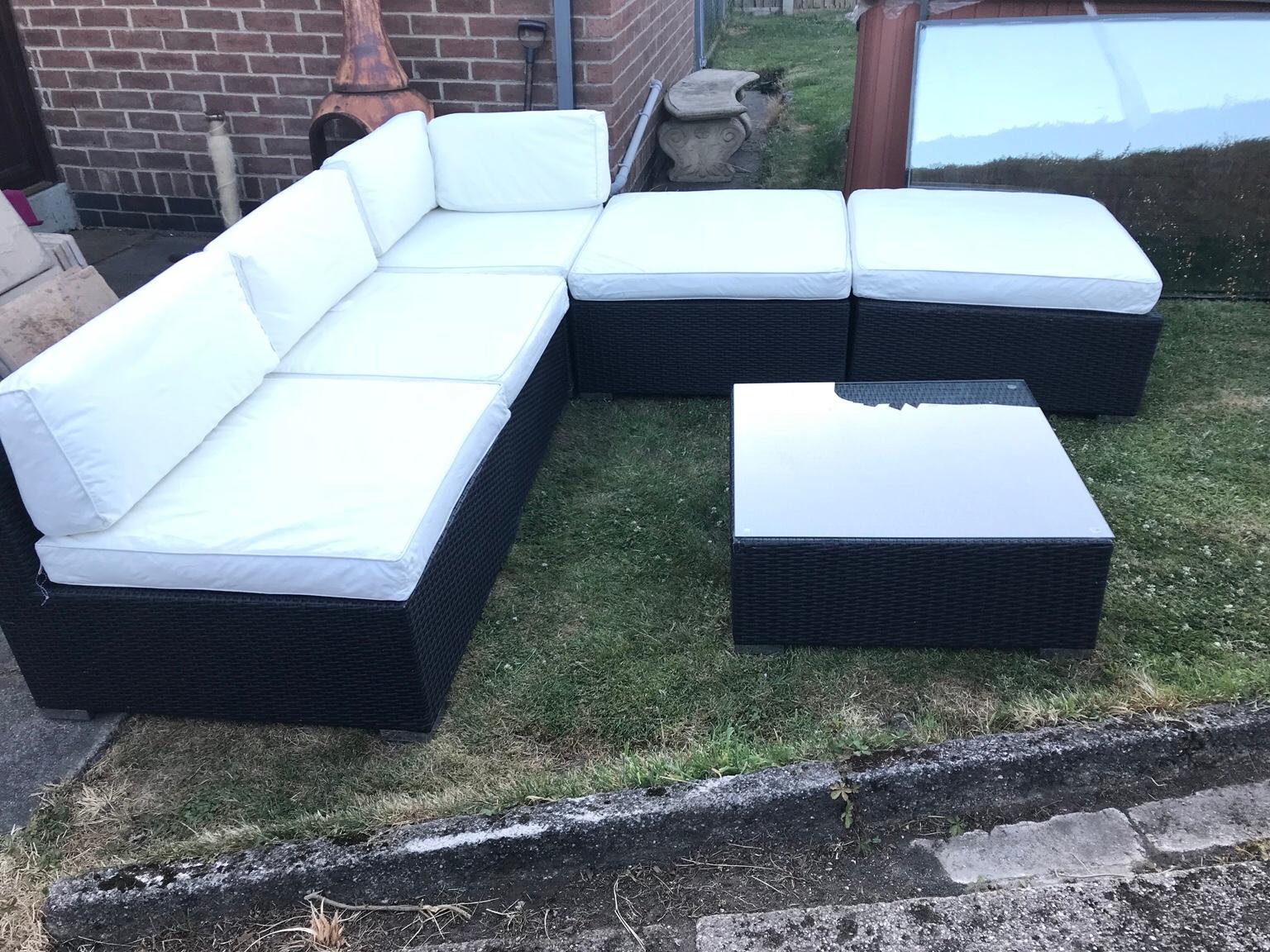 Rattan garden furniture corner sofa set in DE23 Derby for £150.00 for