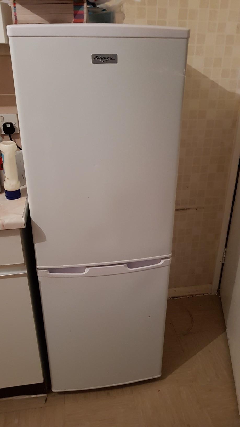 Gas cooker and fridge freezer in S40 Chesterfield für 40,00 £ zum