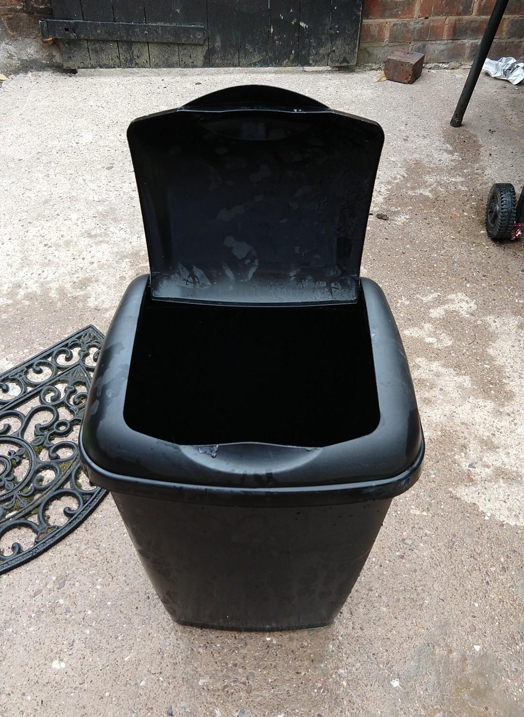 Black kitchen bin in ST4Trent für 5,00 £ zum Verkauf Shpock DE
