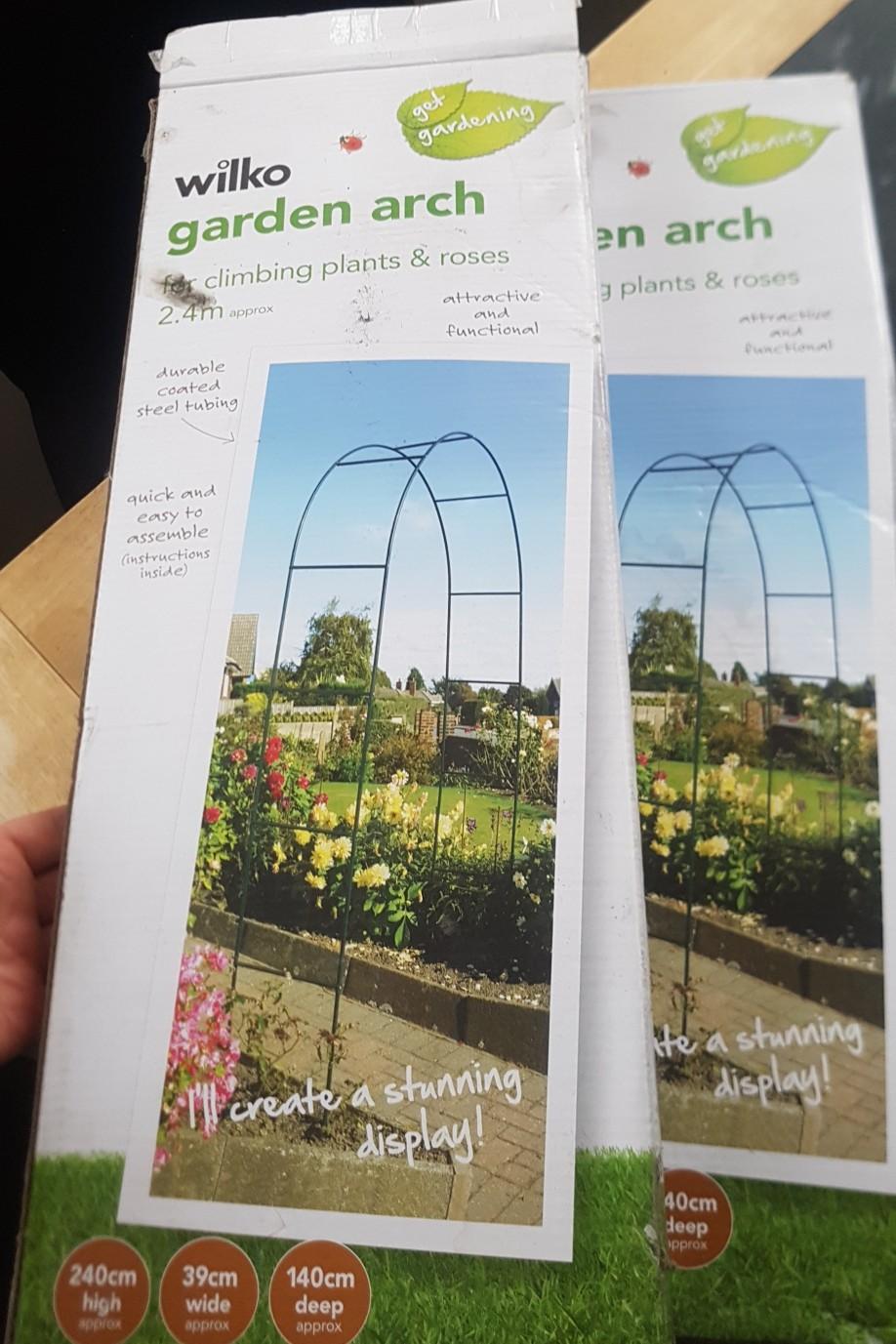 Wilko garden arch for climbing plants & rose in B14 Birmingham for £5.