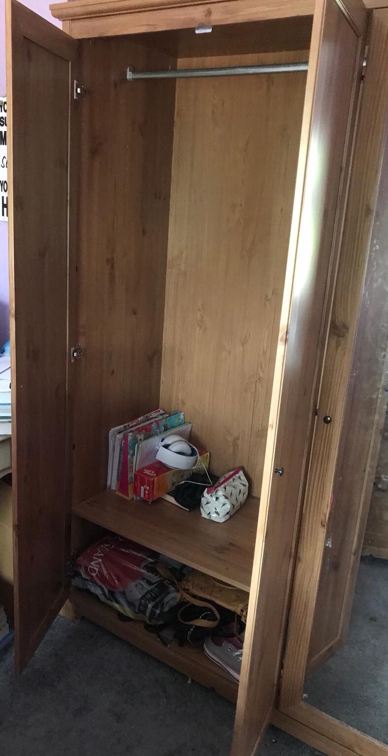 3 door wardrobe in WS15 Walsall für £ 30,00 zum Verkauf Shpock AT