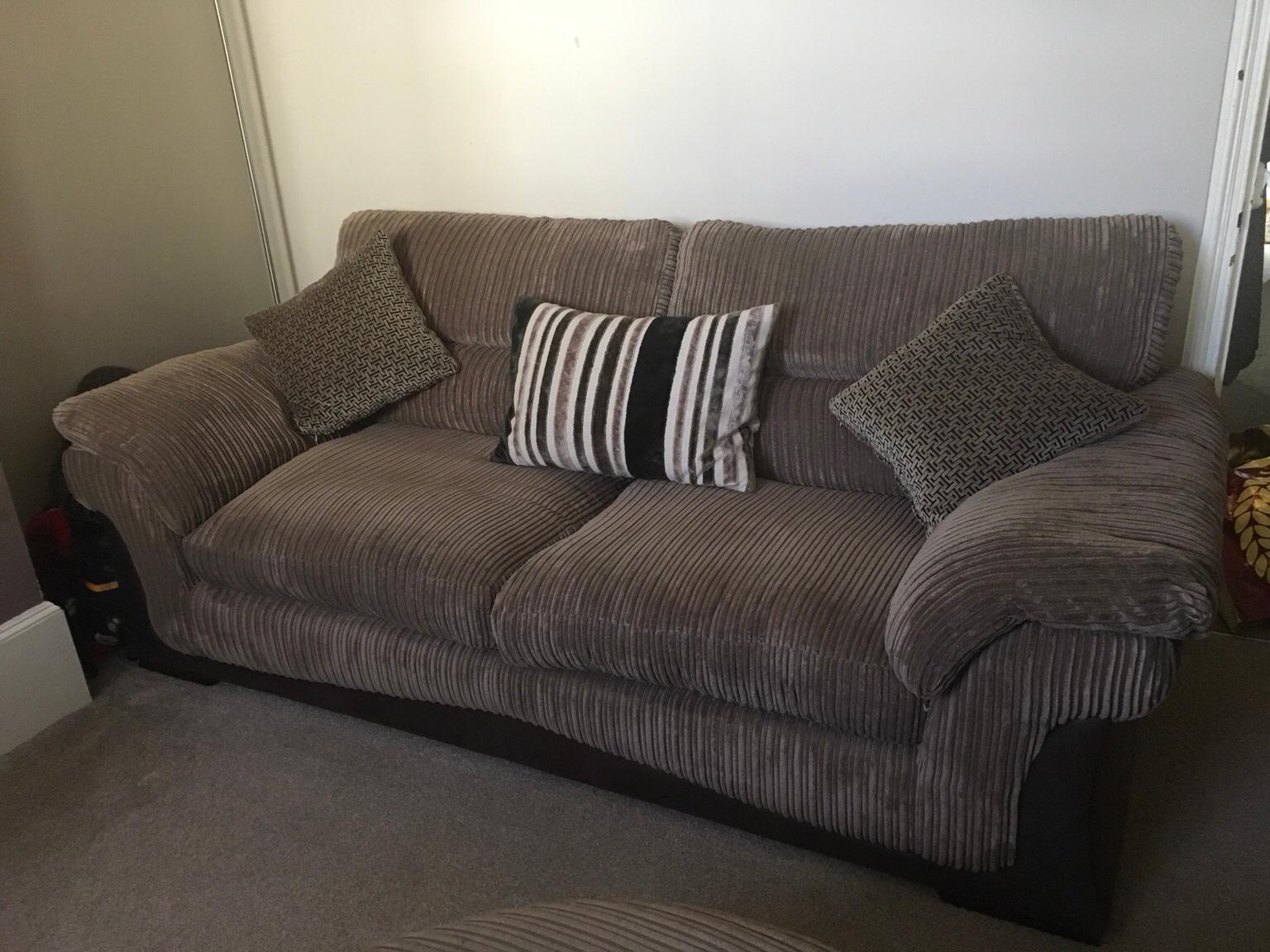DFS 3 seater sofa &matching cuddle chair in TN31 Rother for £375.00 for