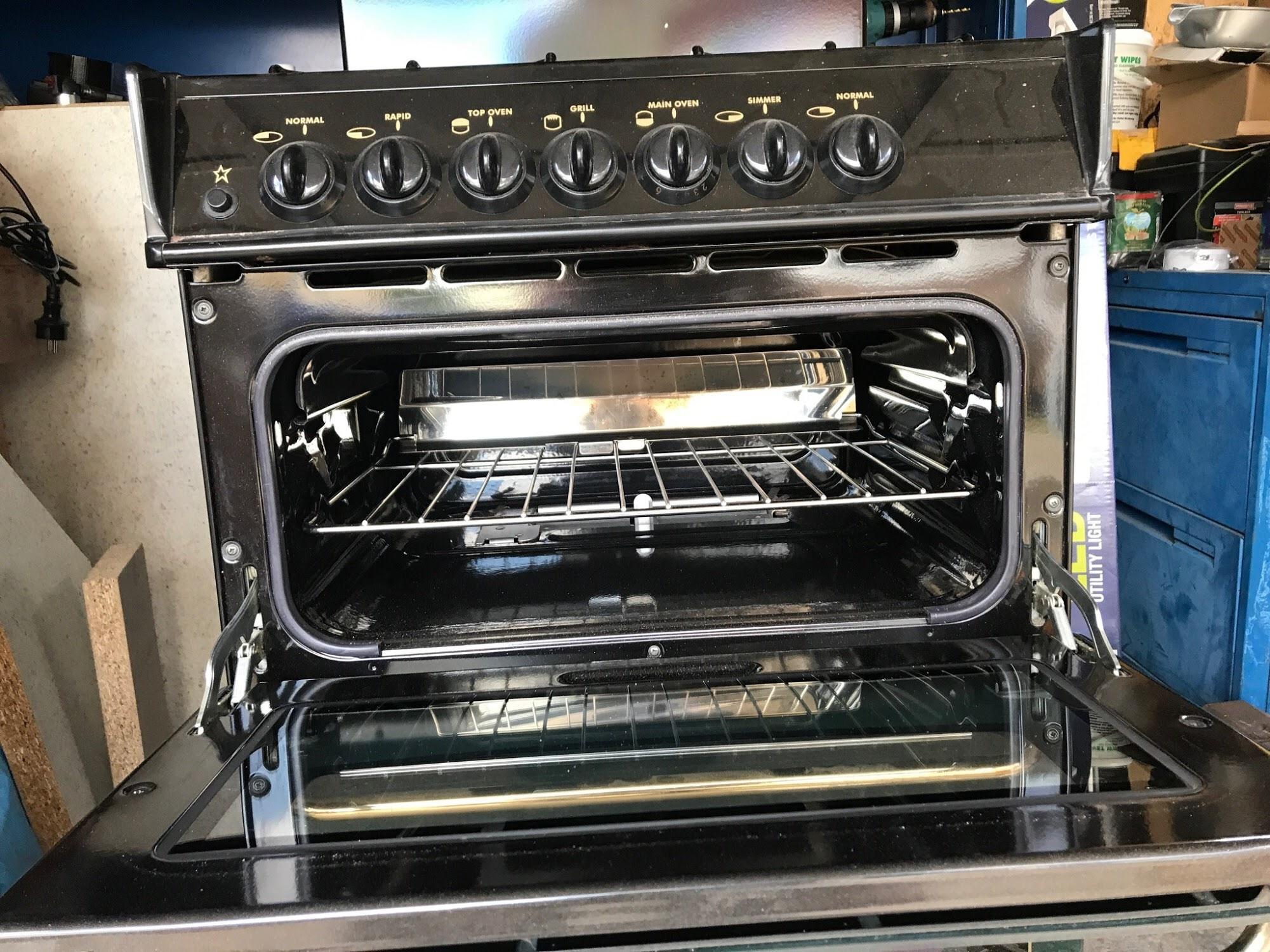 double gas cooker eye level grill in RM16 Grays for £30.00 for sale