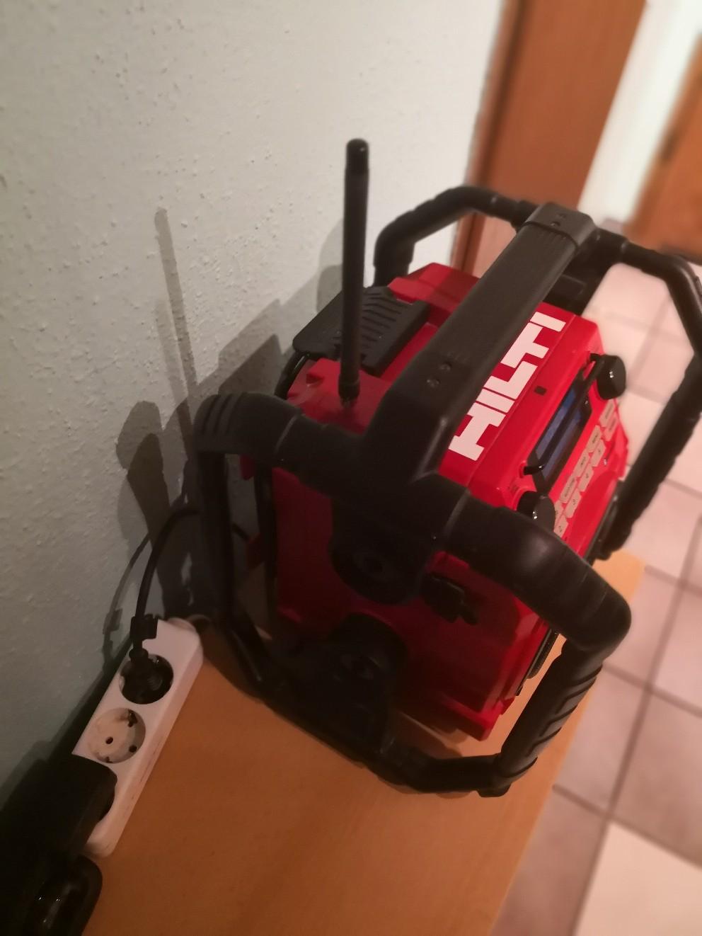 Hilti HR4 Baustellenradio DAB/Bluetooth in 85356 Freising für 150,00