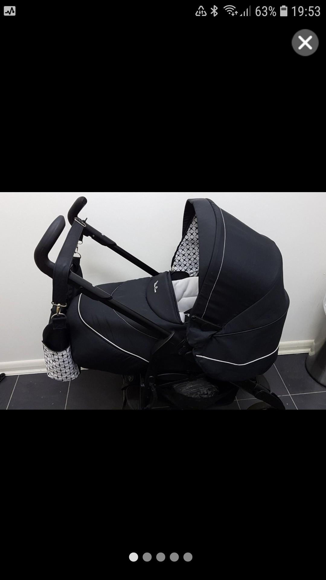 Silver Cross 3D Monochrome Travel System in DN2 Doncaster for £110.00