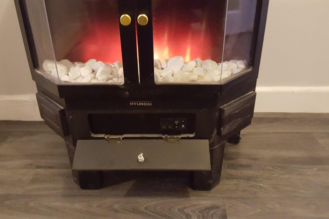 Hyundai electric fire in Wigan für 15,00 £ zum Verkauf Shpock DE