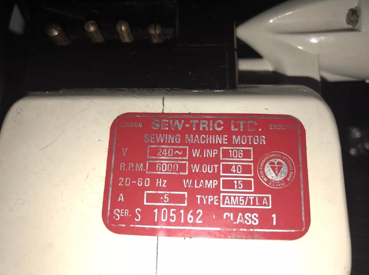 Vintage Singer sewing machine in E6 Newham für 50,00 £ zum Verkauf