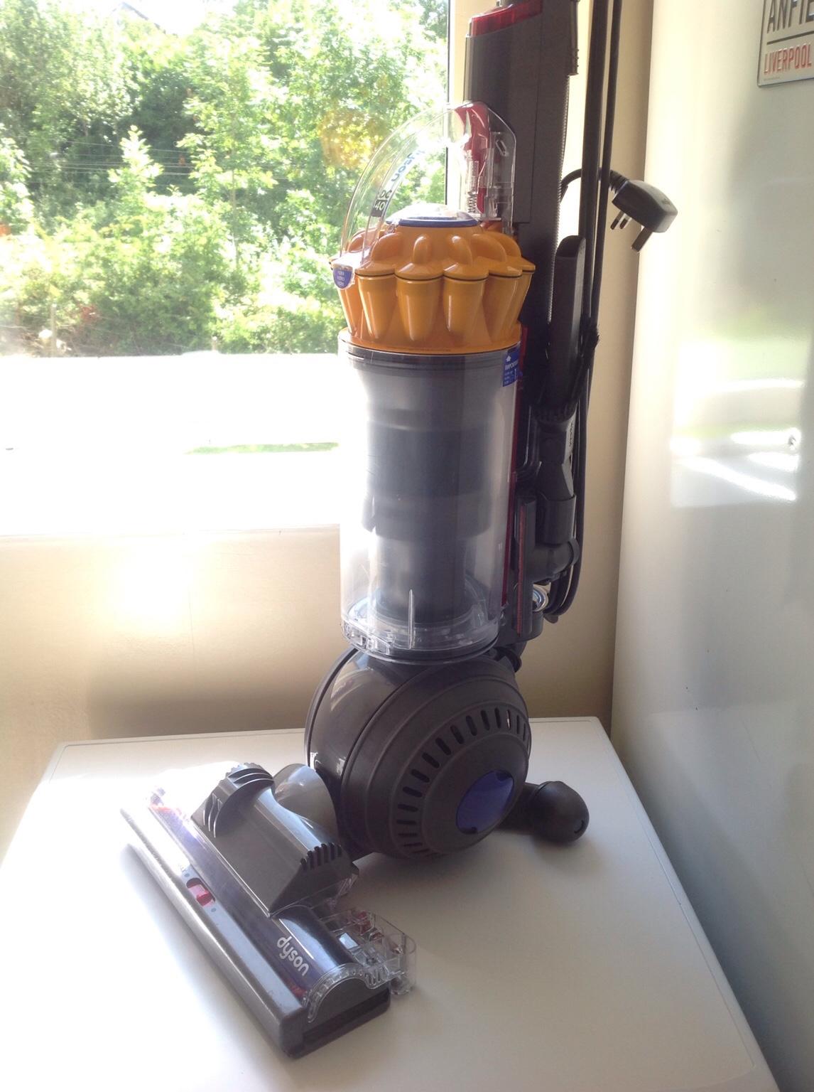 Dyson DC40 Animal Ball Upright Vacuum Cleaner in LS29 Bradford für 70