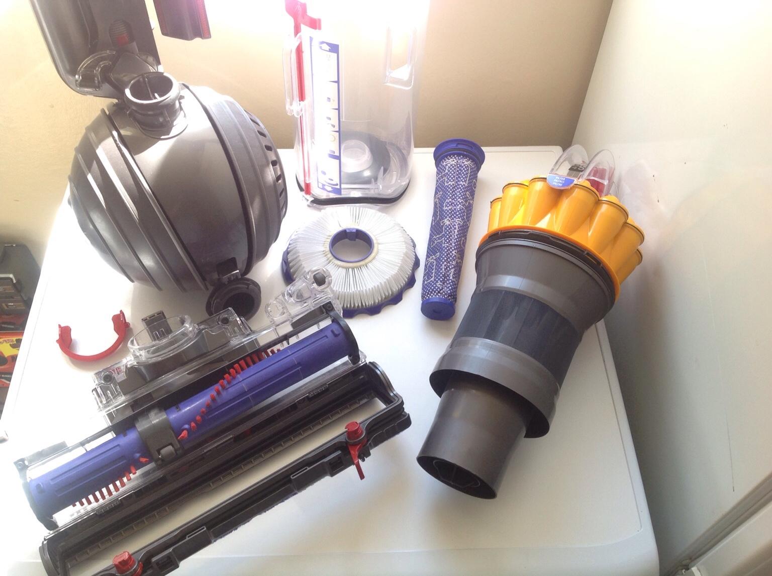 Dyson DC40 Animal Ball Upright Vacuum Cleaner in LS29 Bradford für 70