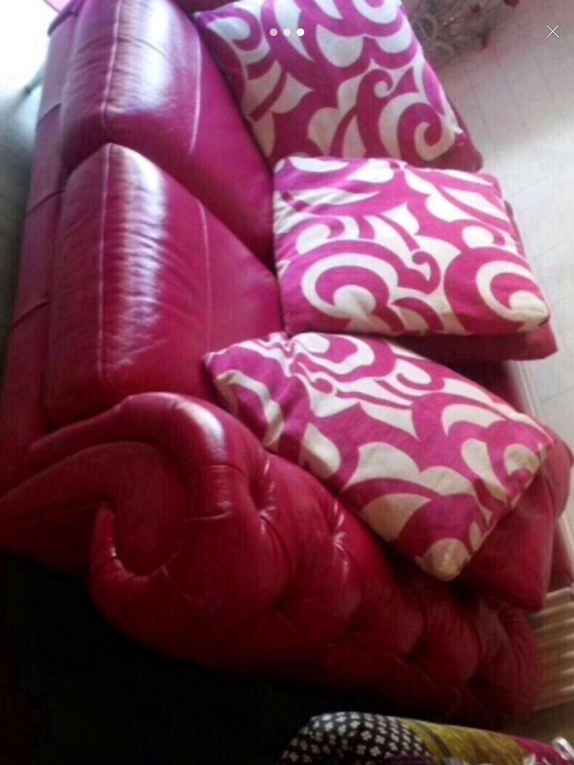 Pink leather sofa by sofology burlesque range in M25 Salford for £100.