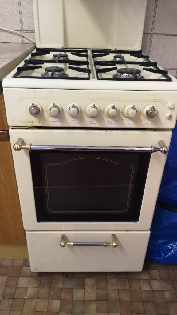 Retro Flavel Gas cooker with eye level grill in LS25 Leeds for £40.00