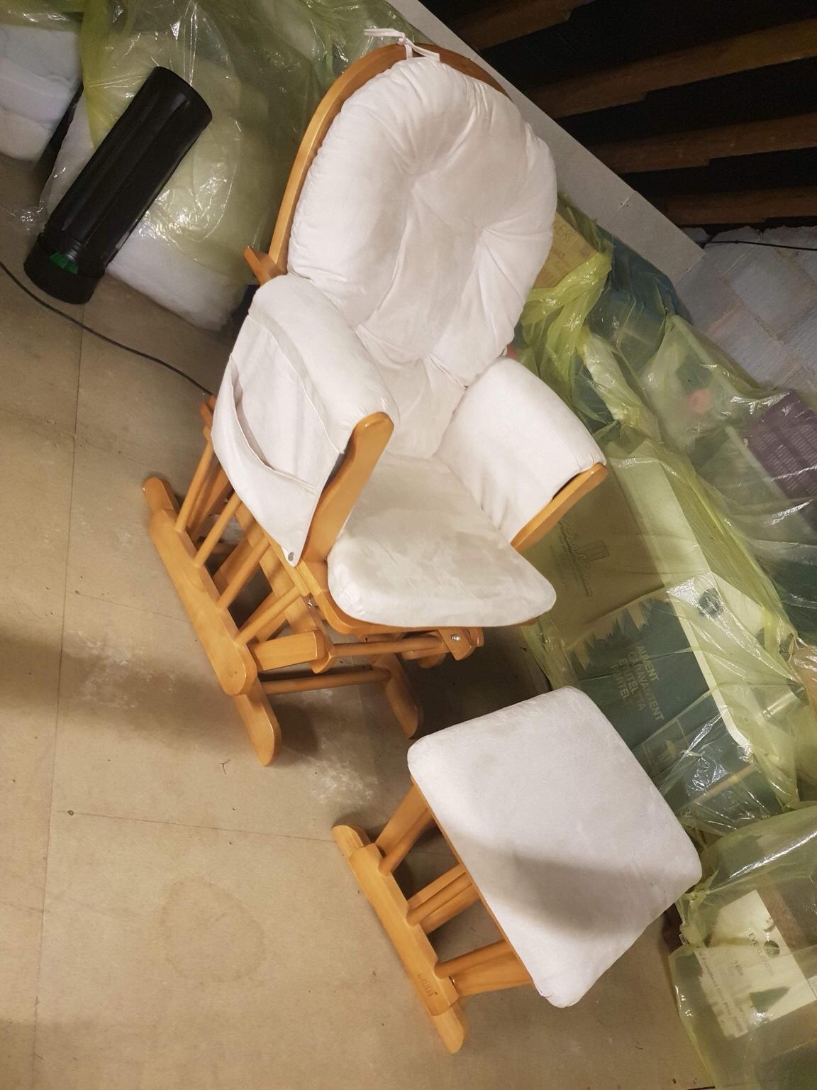Kub (John Lewis) nursing chair and stool in Rossendale für 100,00 £ zum Verkauf Shpock DE
