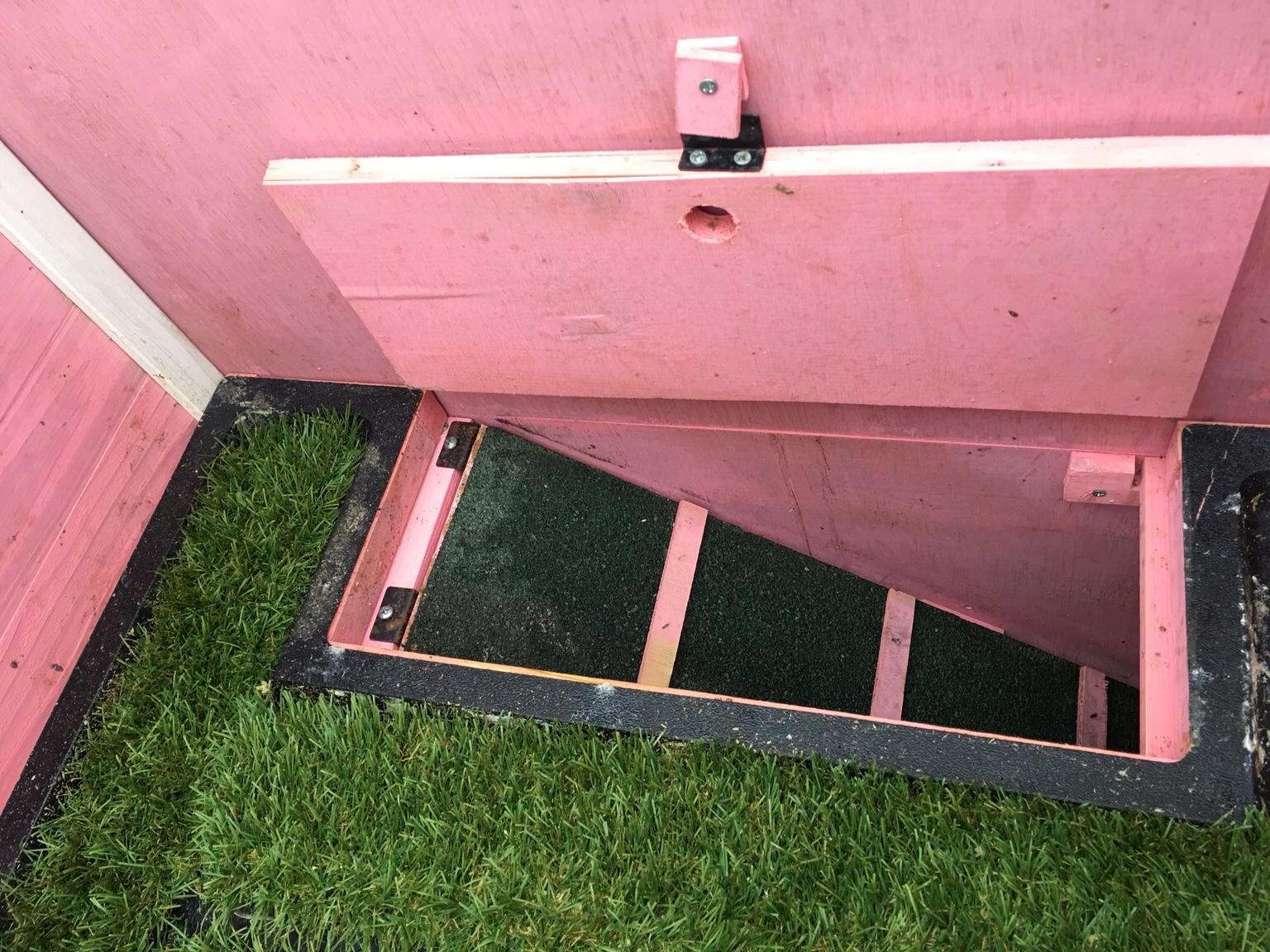 Rabbit / ferret hutch used in Doncaster für 25,00 £ zum Verkauf Shpock DE