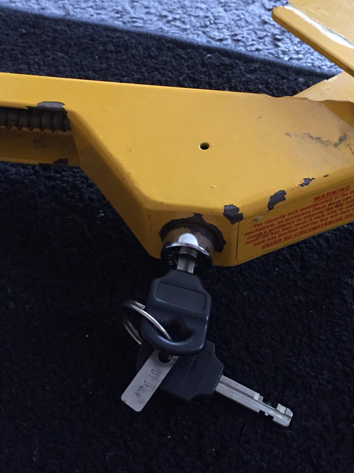 Disklok steering wheel lock car lock in Castle Point für 85,00 £ zum