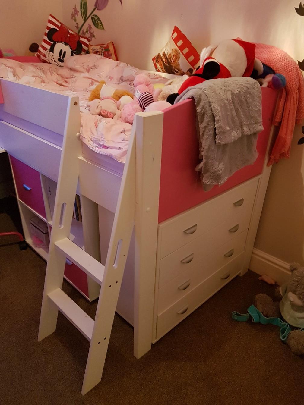Girls mid sleeper cabin bed with desk. in PR6 Chorley für 300,00 £ zum