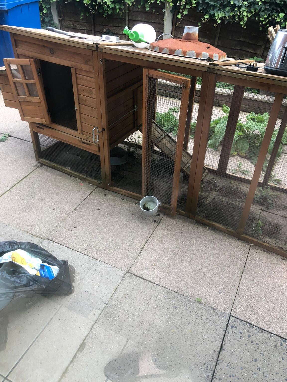 Extra large rabbit hutch / chicken coup in Wigan für 50,00 £ zum