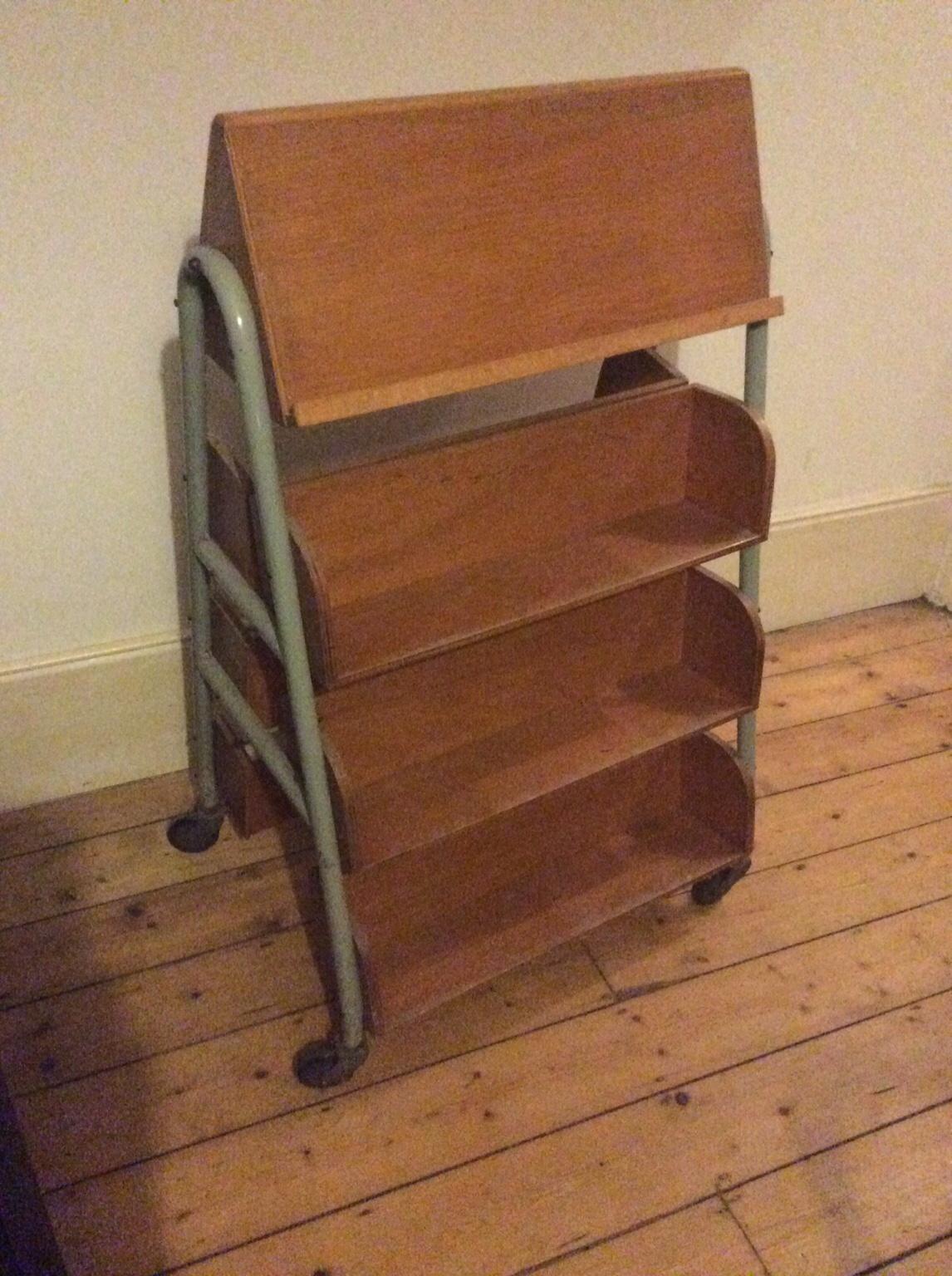 Vintage school bookcase in NE6 Tyne für 50,00 £ zum Verkauf Shpock DE