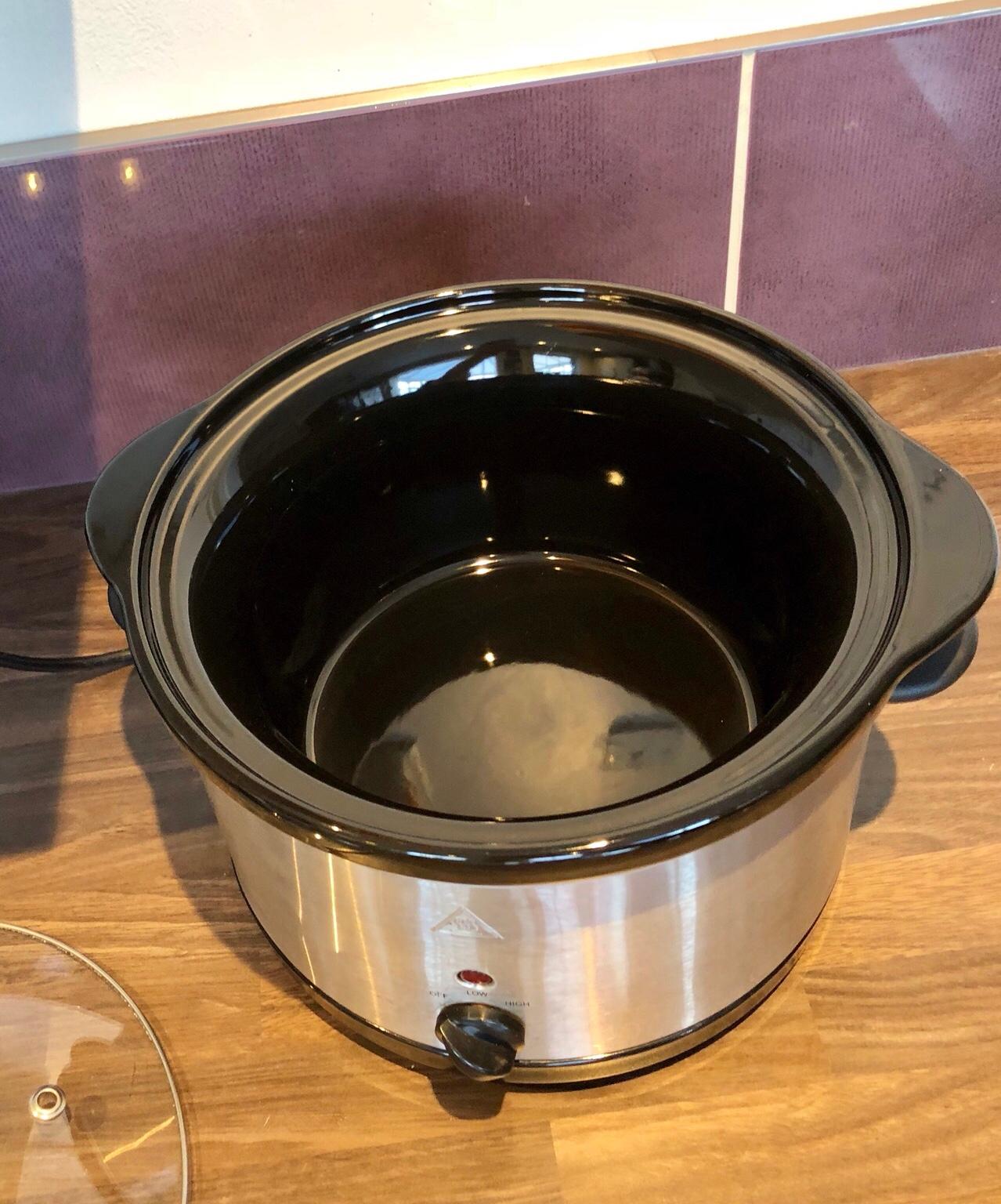Home Stainless Steel Slow Cooker 3L in Preston for £5.00 for