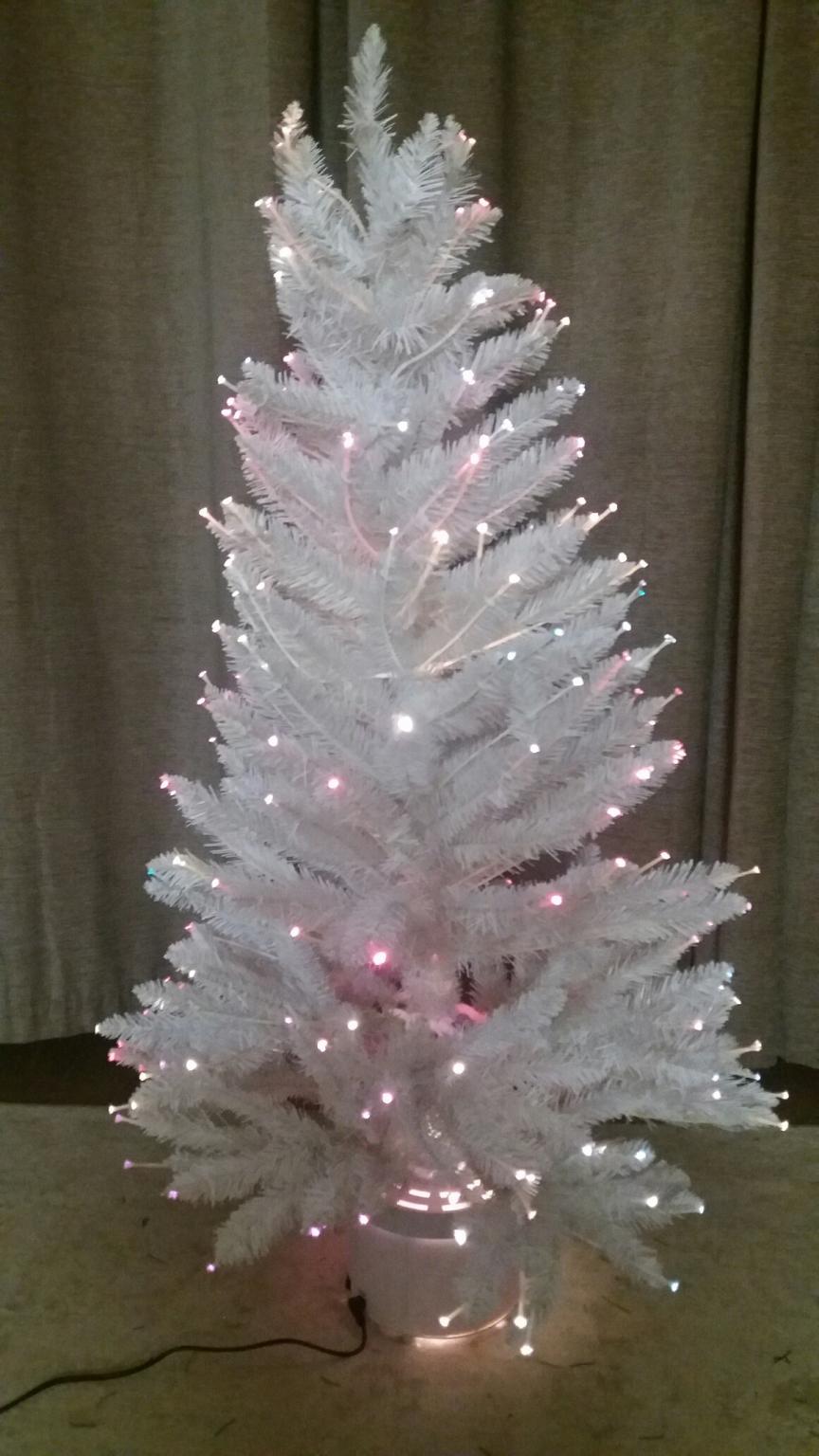 B&Q 4ft White Fibre Optic Christmas Tree in E3 Hamlets for £20.00 for
