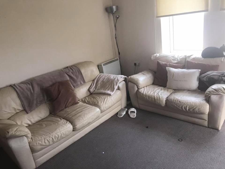 FREE REAL LEATHER SOFA in LL18 Rhyl für gratis zum Verkauf Shpock DE