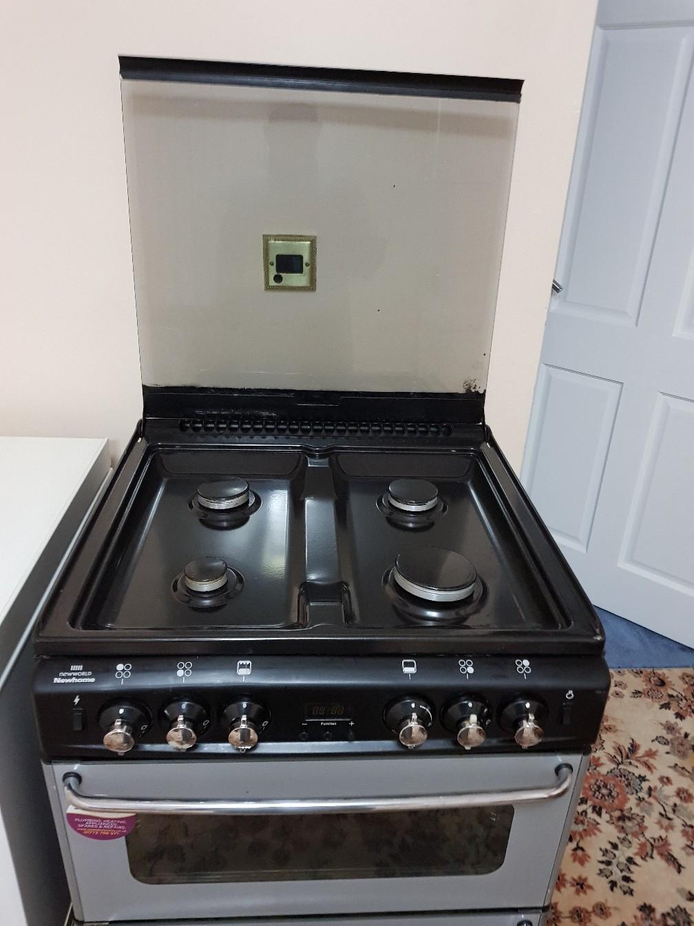 NEW WORLD Gas cooker with Grill and Oven in PR1 Preston for £125.00 for