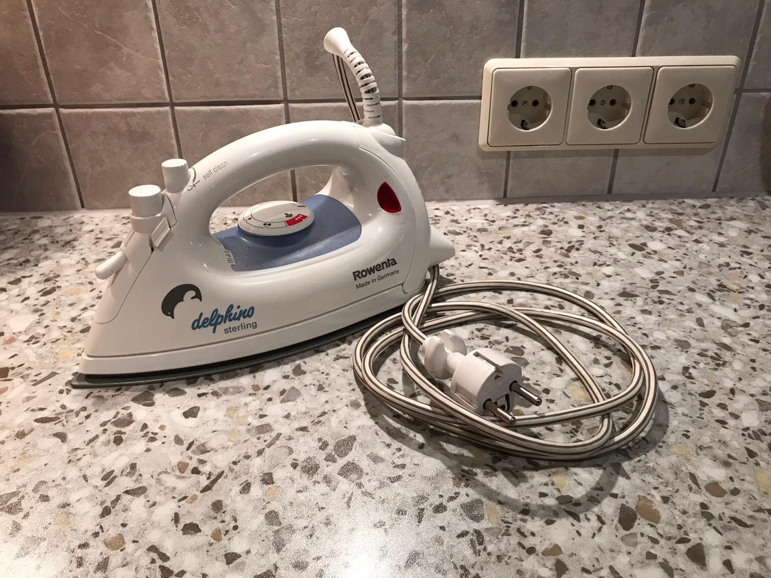 Bügeleisen Rowenta delphino sterling in 77709 Oberwolfach für 12,00