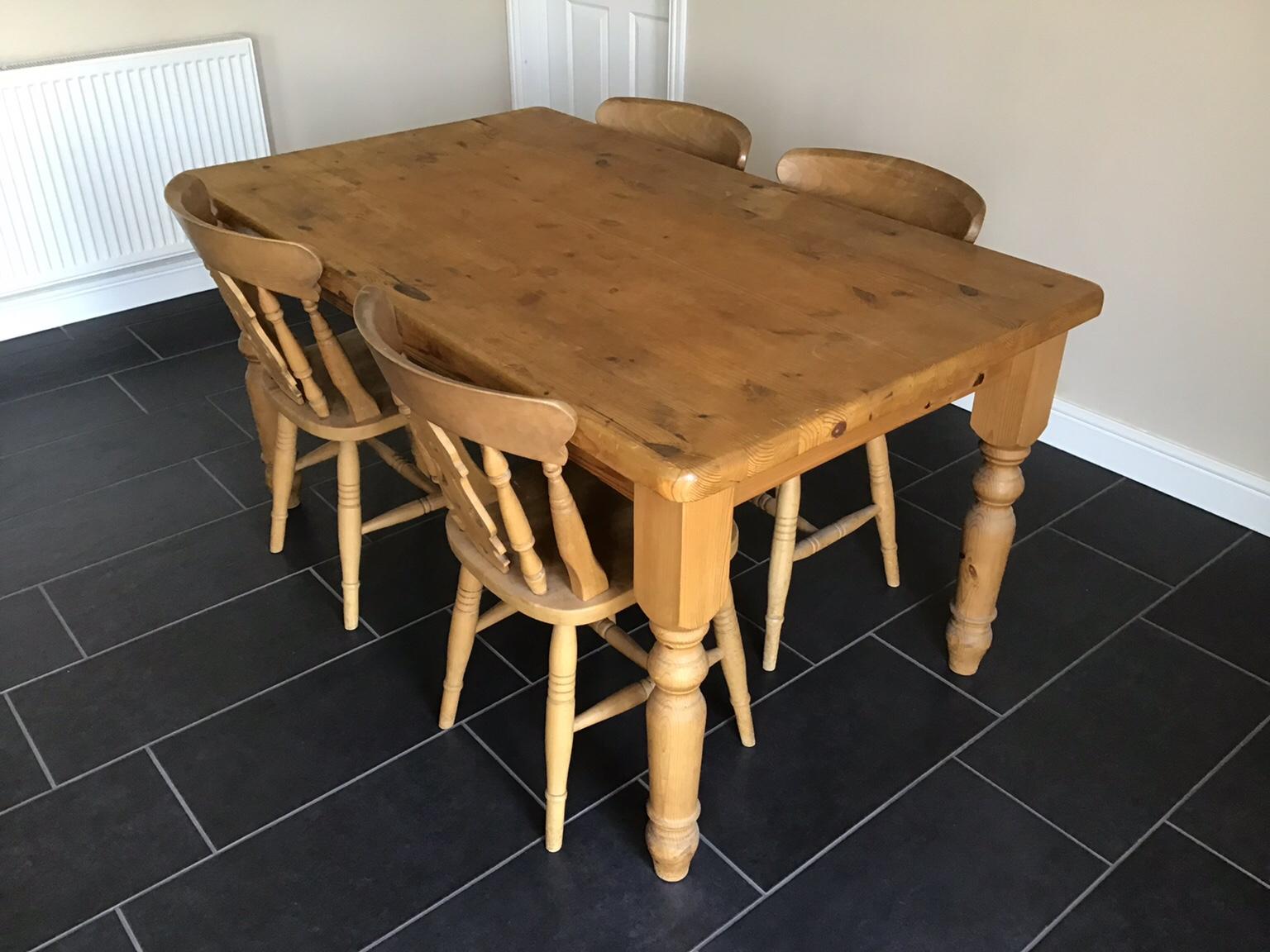 5ft farmhouse pine dining table & chairs in CT19 Shepway für 125,00 £ zum Verkauf Shpock DE