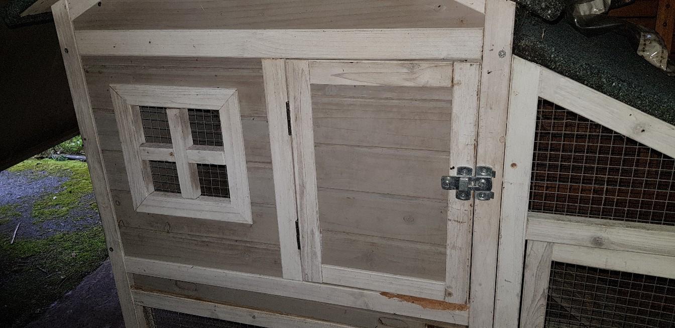 Rabbit hutch and run in Worcester for £50.00 for sale Shpock