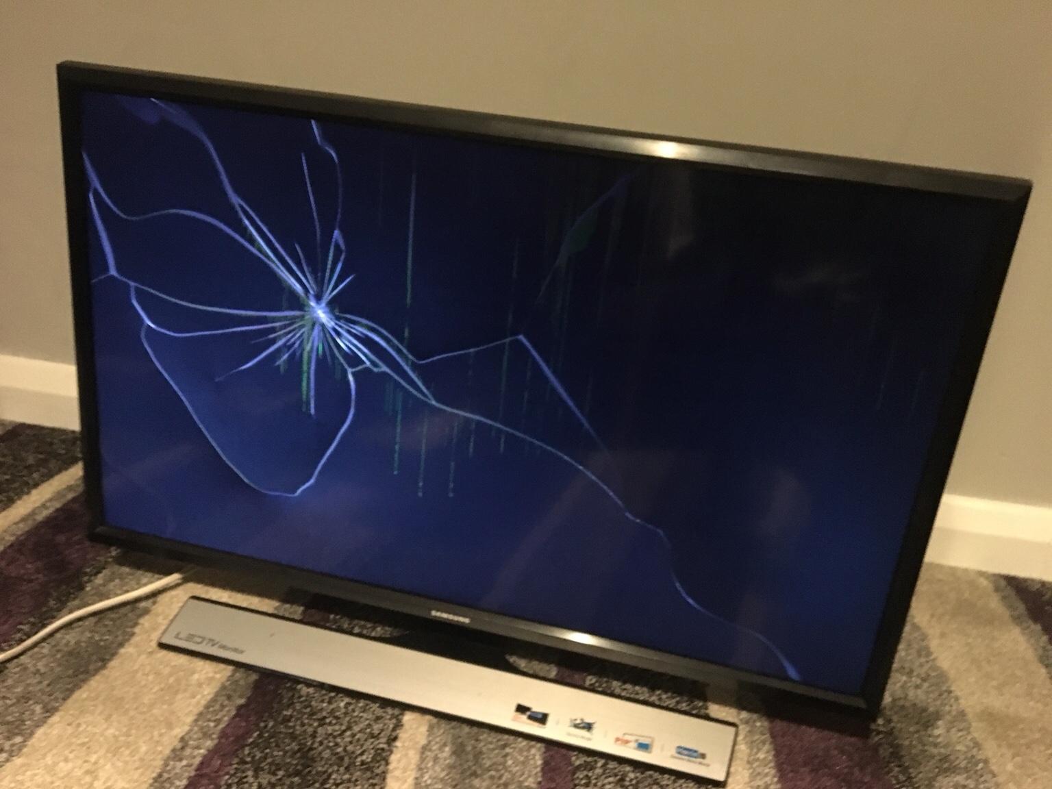 Samsung 28” led tv (cracked screen in LU1 Luton for free for sale Shpock