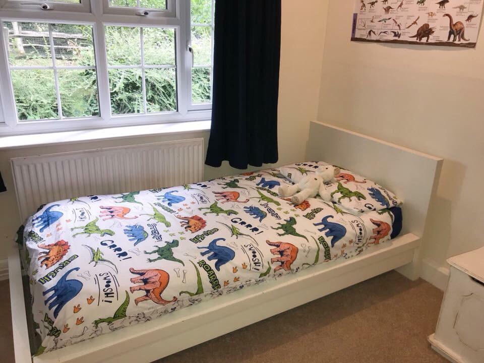 IKEA malm low single bed with slats in Dartford für 18,00 £ zum Verkauf