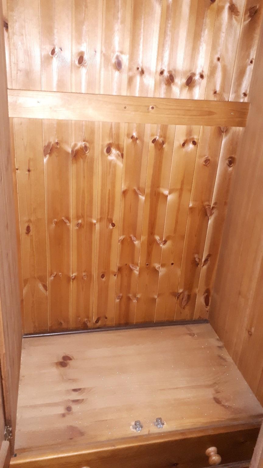 3 door Wardrobe in WV4 Wolverhampton for £25.00 for sale Shpock