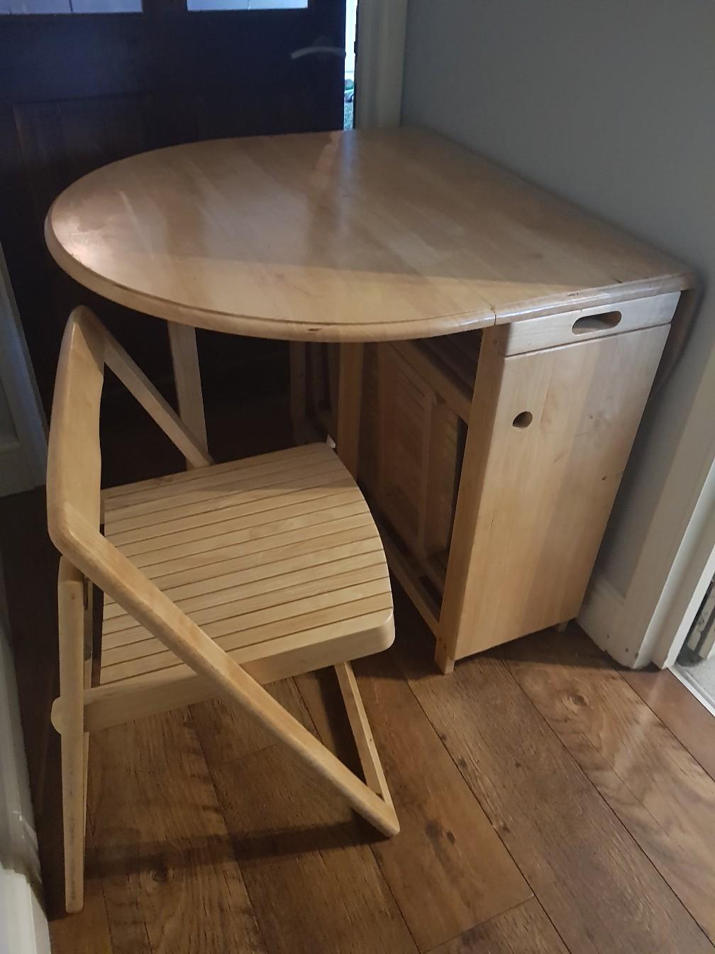 Foldaway Table and 4 chairs in N18 London for £30.00 for sale Shpock