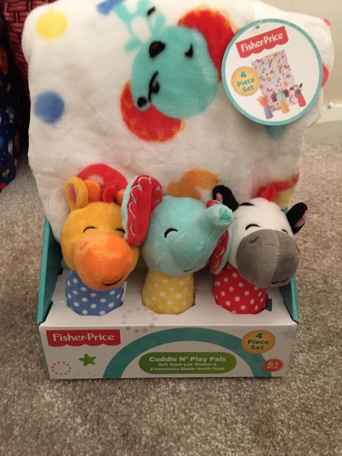 Fisher price blanket and 3 plush set in NE37 Sunderland for £4.00 for