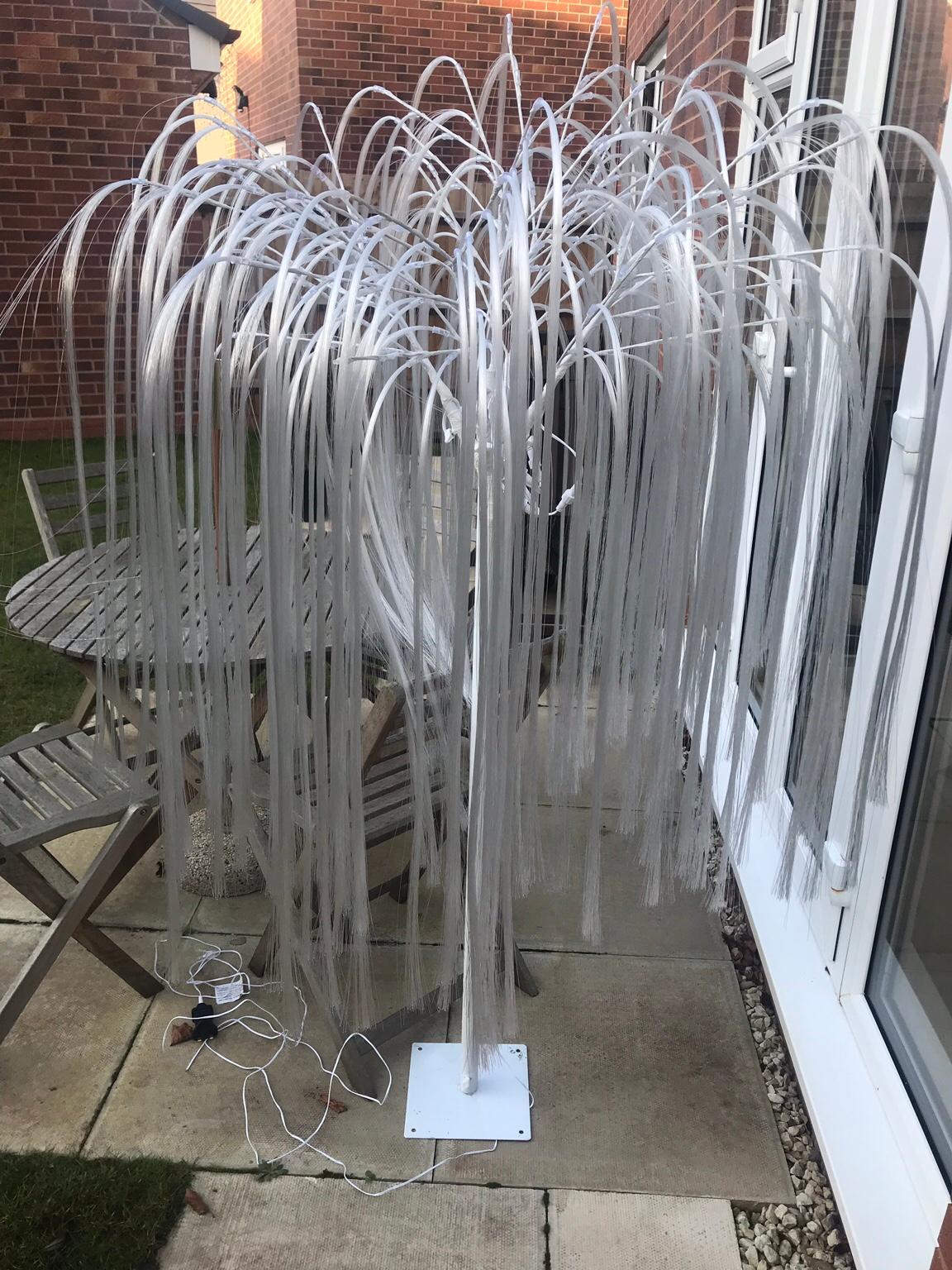 Brand new 6ft fibre optic weeping willow tree in DY8 Dudley für 40,00 £ zum Verkauf Shpock DE