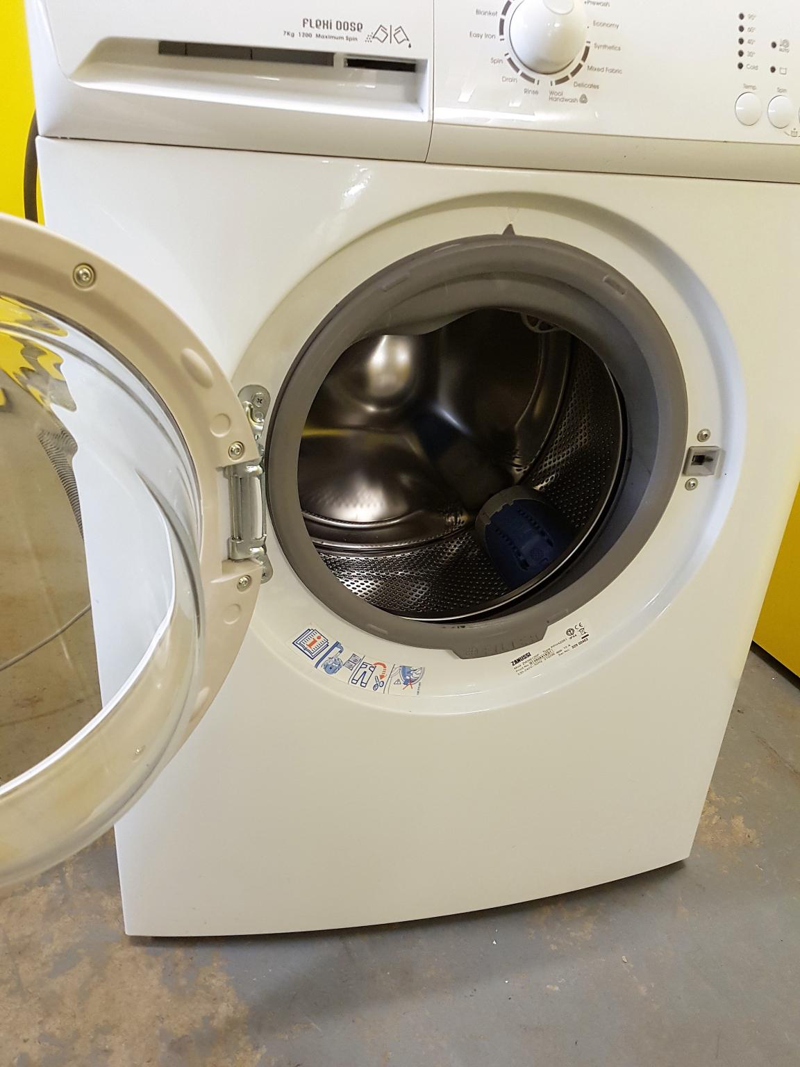 Zanussi Washing Machine in TW8 London for £65.00 for sale Shpock