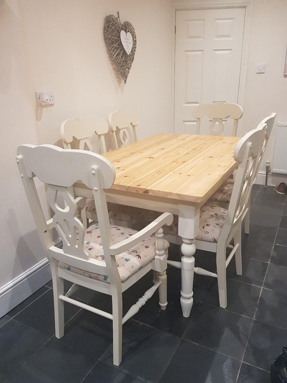 Beautiful Farmhouse table and 6 chairs in B97 Redditch für 350,00 £ zum