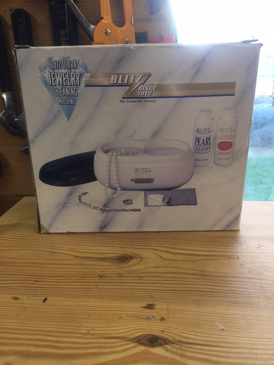 Battery powered sonic jewellery cleaner in PE22 Boston für 5,00 £ zum